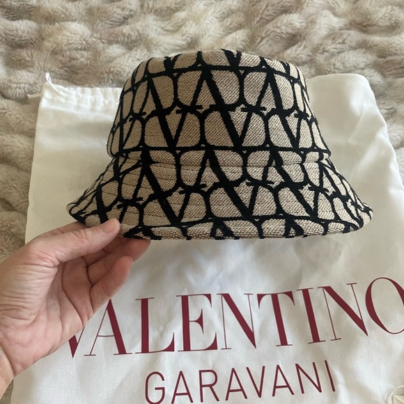 Valentino bucket hat main image 4